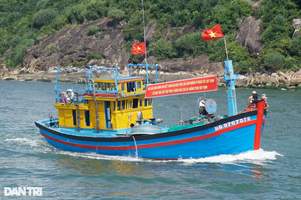 Ba cha con ngư dân ở Bình Định mất liên lạc nhiều ngày trên biển